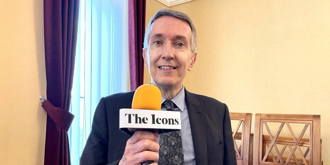 劍橋企業副總裁史密茨博士：震驚世界的「劍橋現象」背後真相其實是「一團亂」！