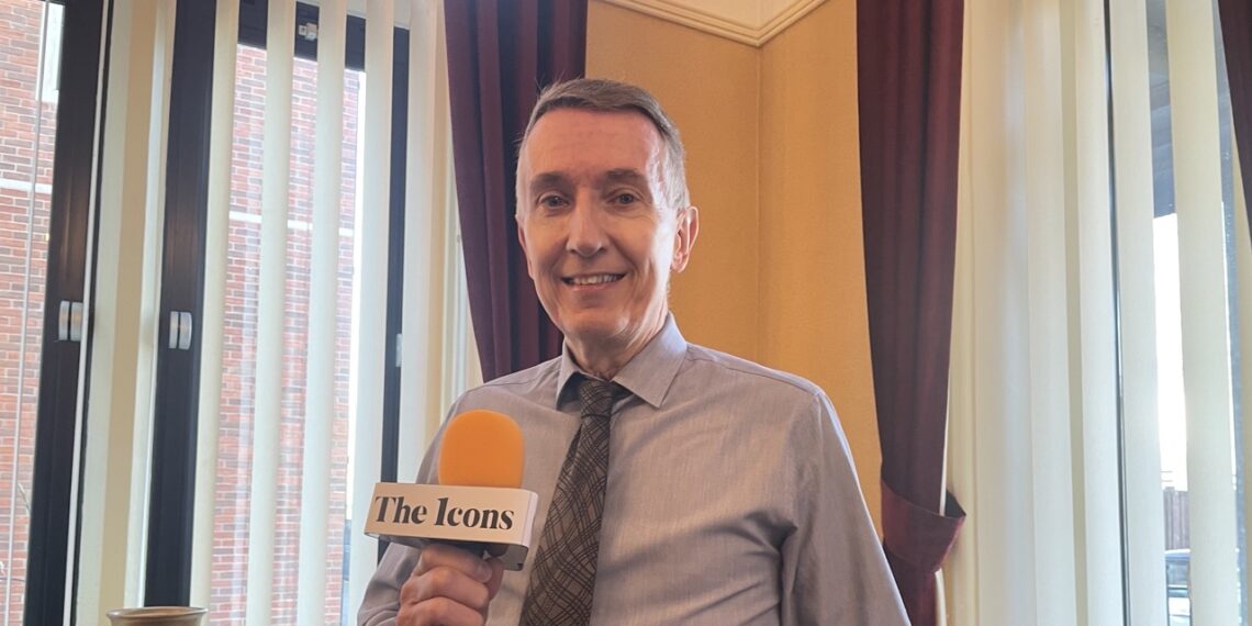 「劍橋現象」專家史密茨博士：一片荒蕪沼澤地，是這樣成為全球第一諾貝爾獎搖籃的！