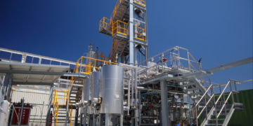 成大領軍台灣首座負碳排示範工廠前進杜拜 COP28，召集人陳志勇教授：扭轉乾坤，CO2 成為拯救地球大功臣！