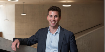 牛津大學布拉瓦特尼克政府學院的湯瑪斯·黑爾教授 （圖：John Cairns）