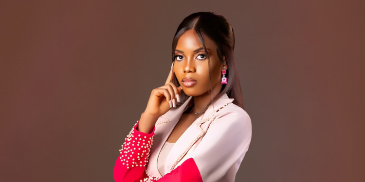 Passionate Environmental Sustainability Advocate Olatomide Ojajune (Photography：Girlplanet）