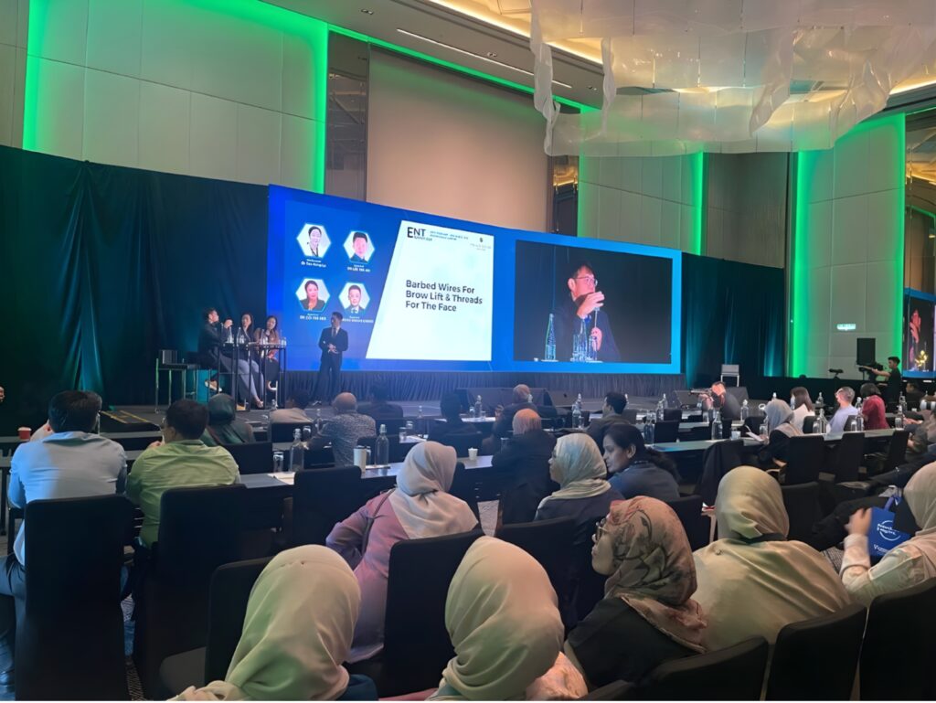 張光正醫師於 ENT 國際醫學會議參與專題論壇討論 張光正醫師於 2024 年 ENT 國際醫學美容學術會議參與專題論壇,與多國專家共同討論臨床判斷與技術設計思維