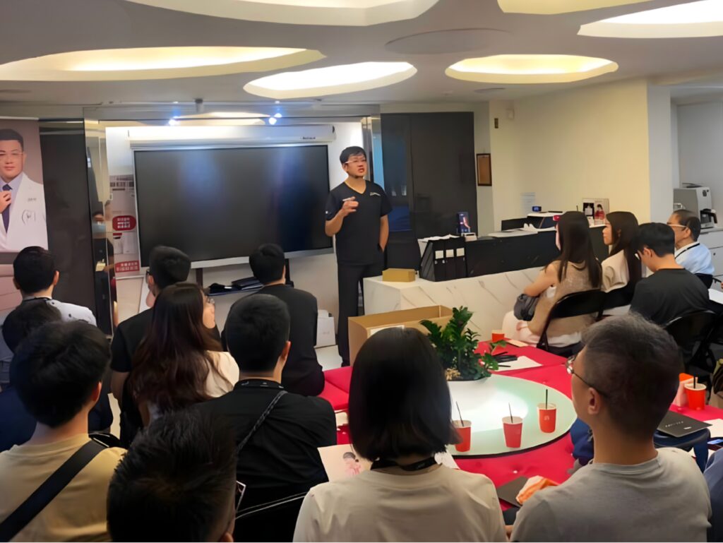 臨床教學現場中的判斷思維與學習社群 張光正醫師於臨床教學現場,向不同階段的醫師分享臨床判斷邏輯與治療思維的建構方式