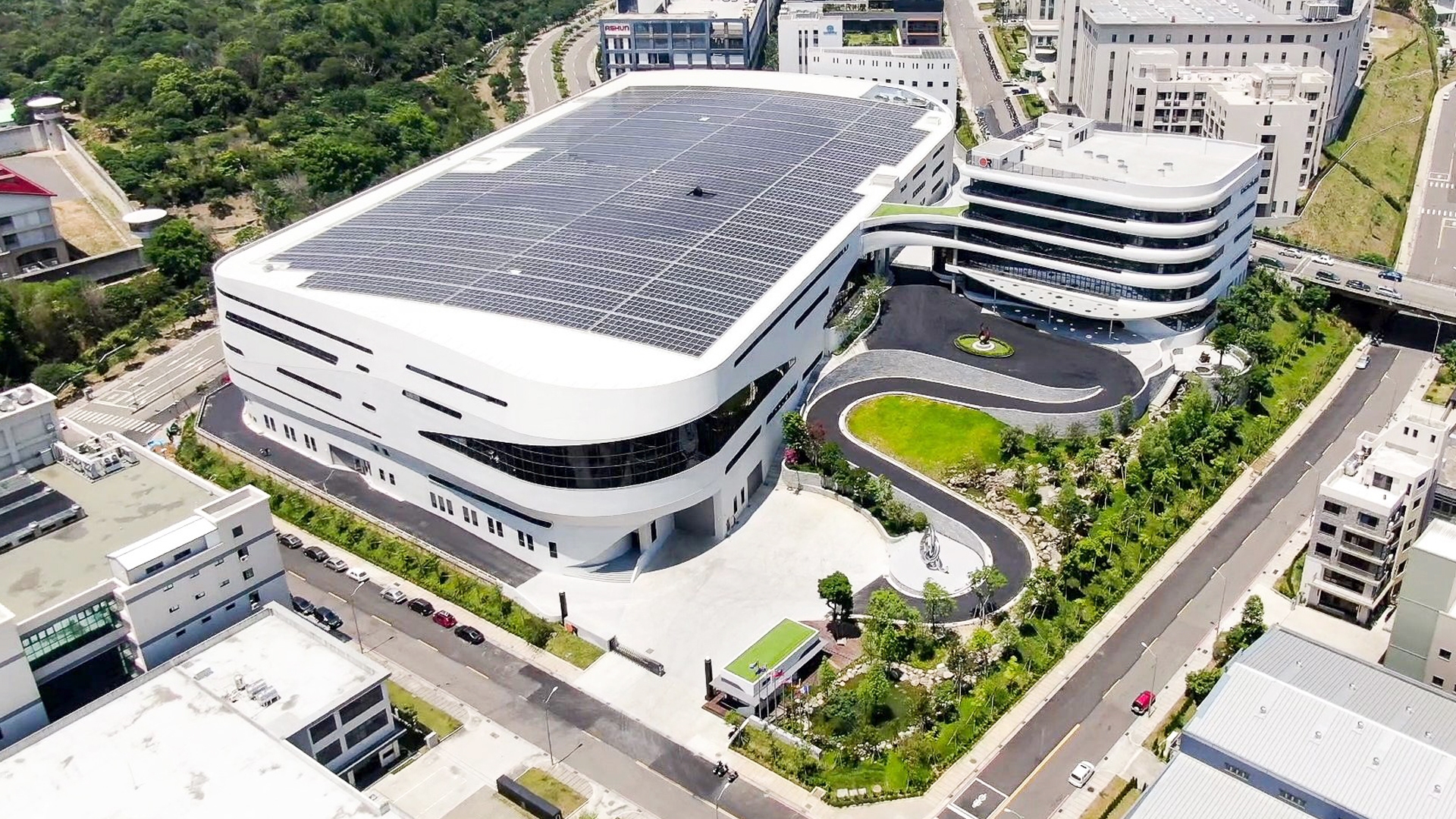 台中精機與大專院校及供應鏈夥伴合作的技術升級現場